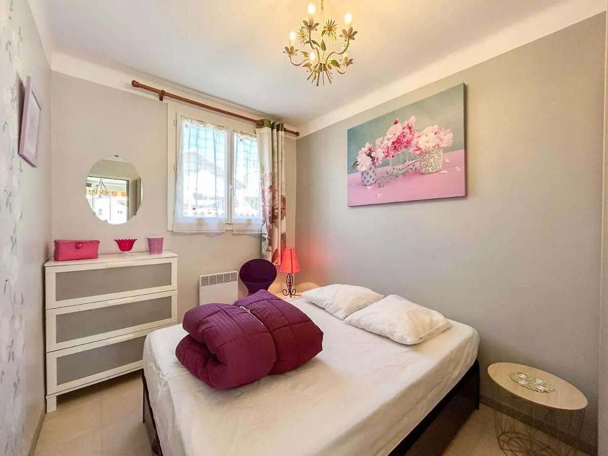 T2 Sur Le Port De Sanary Avec Garage Apartment
