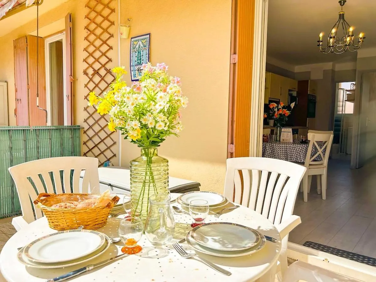 T2 Sur Le Port De Sanary Avec Garage Apartment France