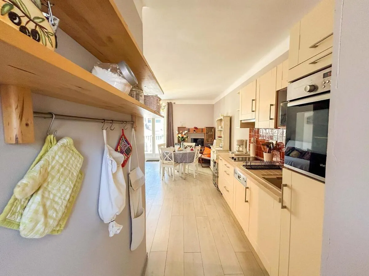 Apartament T2 Sur Le Port De Sanary Avec Garage Francja