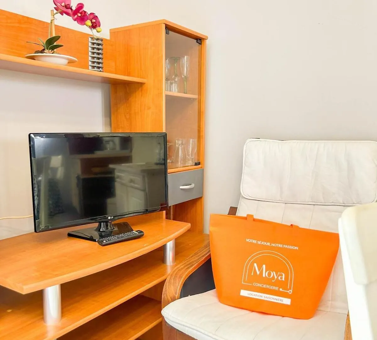 Apartament T2 Sur Le Port De Sanary Avec Garage